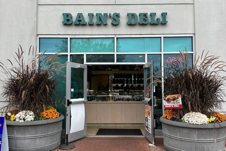 Bain s Deli 1 1 768x512