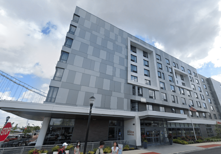 hilton inn water grill 768x534