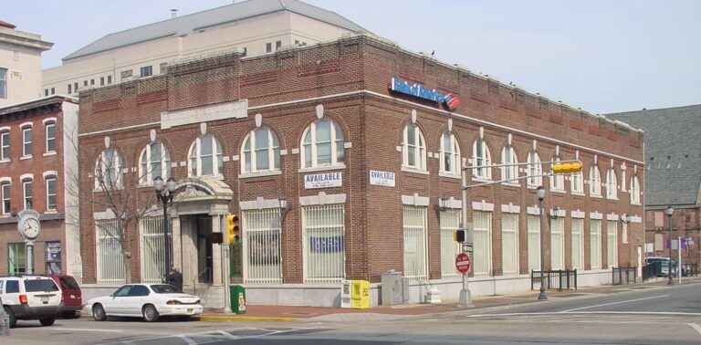 433 Market Facade Cropped 768x378